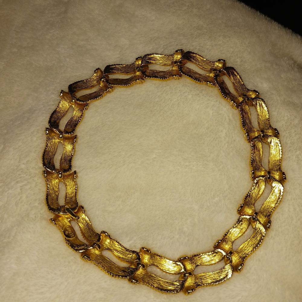 Carolee Necklace - Picture 11 of 16